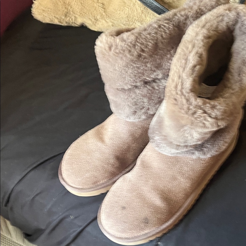 Koolaburra Tan Fur-Lined Women's Boots